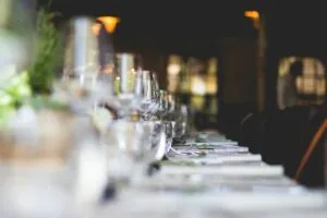 Restaurant Le Grignot - Spécialités françaises de viandes normandes, poisson grillé et fruits de mer dans un décor de vieux bistrot - remerciement repas professionnel