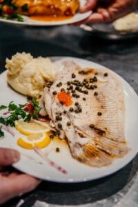 Restaurant Le Grignot - Spécialités françaises de viandes normandes, poisson grillé et fruits de mer dans un décor de vieux bistrot - restaurant poisson frais